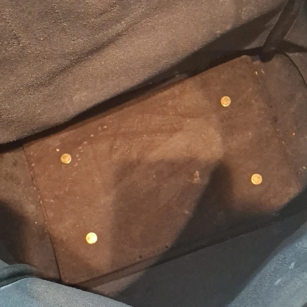 Dooney & Bourke tote - Picture 13 of 16